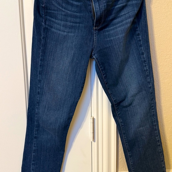Paige Horton Angle Jeans
Size 29 - Picture 1 of 10